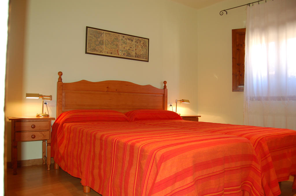 Cal Pastor Guest House La Pobla de Cervoles Room photo