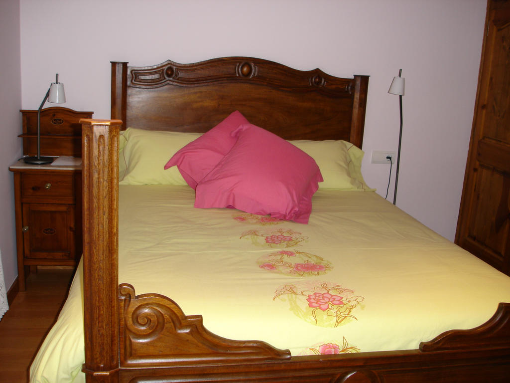 Cal Pastor Guest House La Pobla de Cervoles Room photo